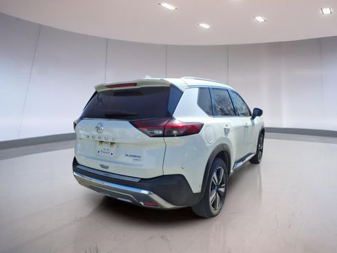 Used 2021 Nissan Rogue Platinum image 4