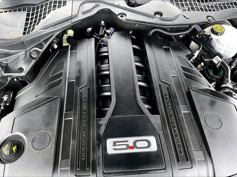 Used 2022 Ford Mustang GT RWD image 32