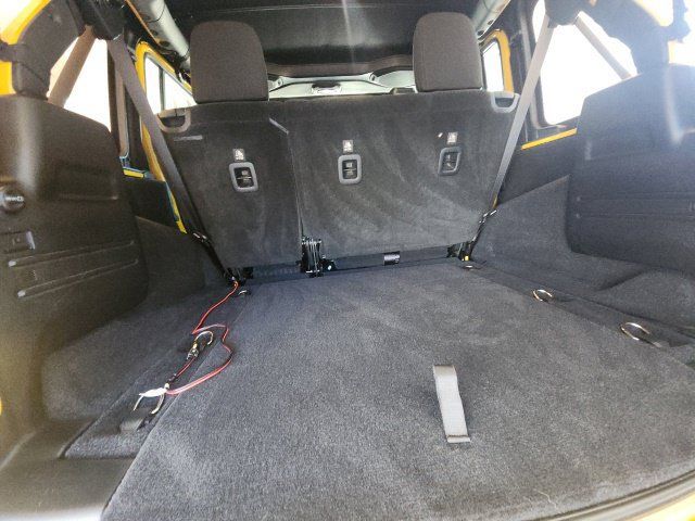 Used 2018 Jeep Wrangler Unlimited Sport S AWD/4WD image 32