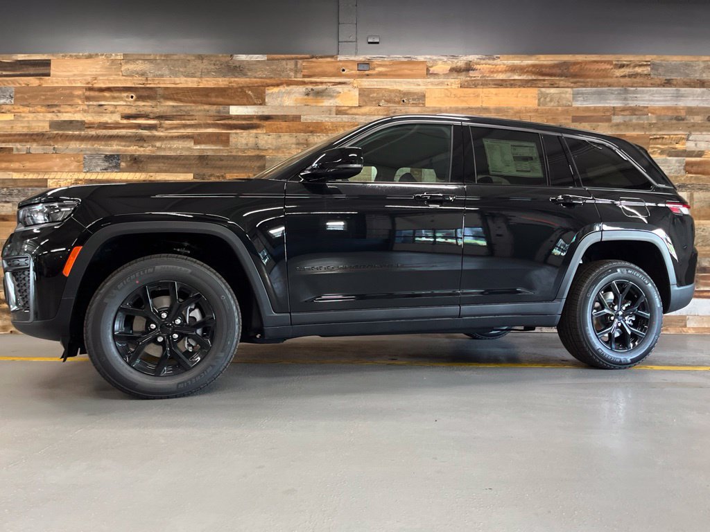New 2026 Jeep Grand Cherokee Altitude AWD/4WD image 46