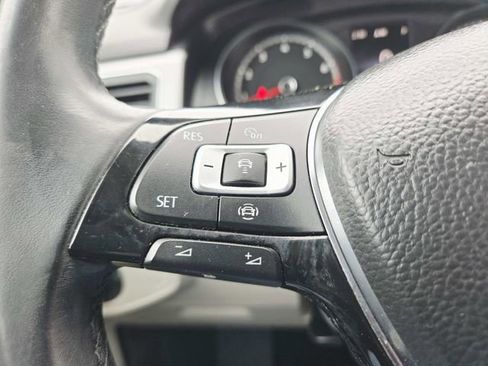 Used 2019 Volkswagen Atlas SE w/ Panoramic Sunroof Package image 21