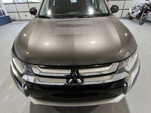 Used 2016 Mitsubishi Outlander SE image 4