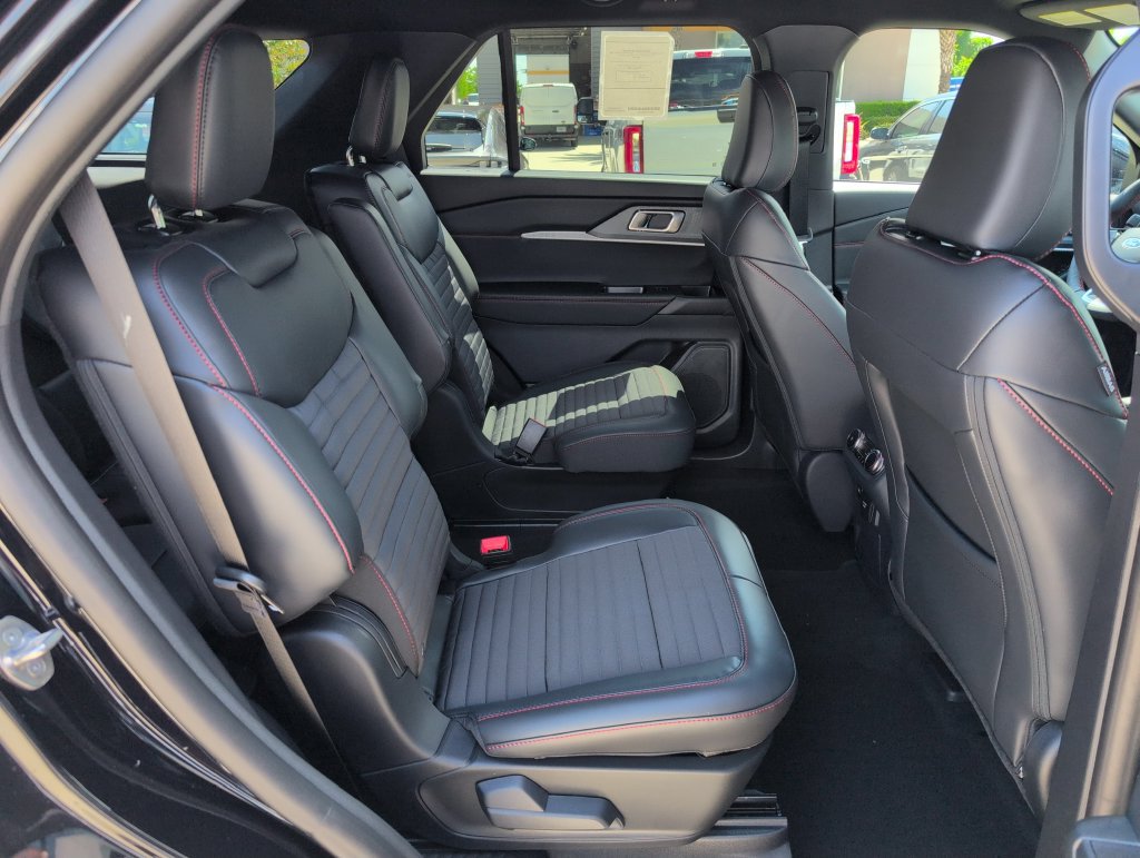 New 2026 Ford Explorer ST-Line w/ ST-Line Street Pack RWD image 15