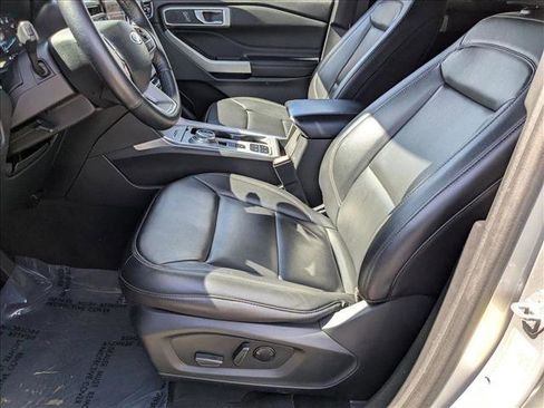 Used 2023 Ford Explorer XLT w/ Equipment Group 202A image 15