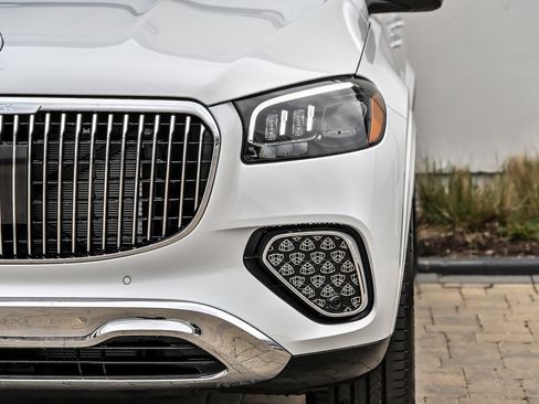 Used 2026 Mercedes-Benz Maybach GLS 600 4MATIC image 9