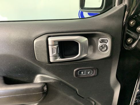 Used 2020 Jeep Gladiator Sport w/ Quick Order Package 24S AWD/4WD image 15