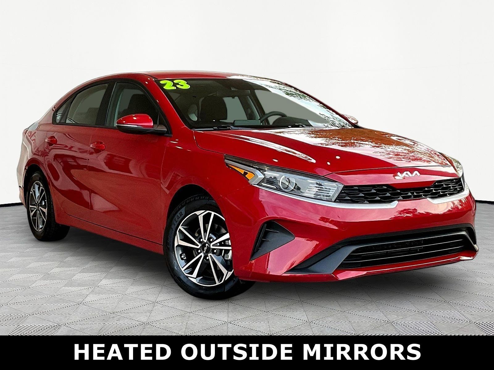 Used 2023 Kia Forte LXS w/ LXS Technology Package FWD image 3