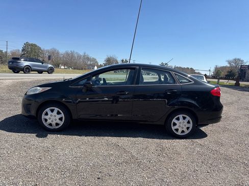 Used 2013 Ford Fiesta S w/ Convenience Pkg image 4