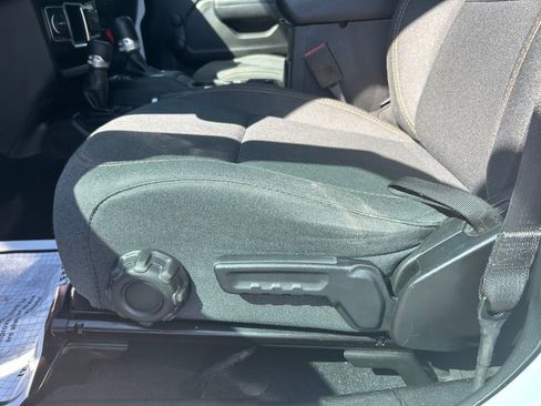 Used 2024 Jeep Gladiator Sport AWD/4WD image 13