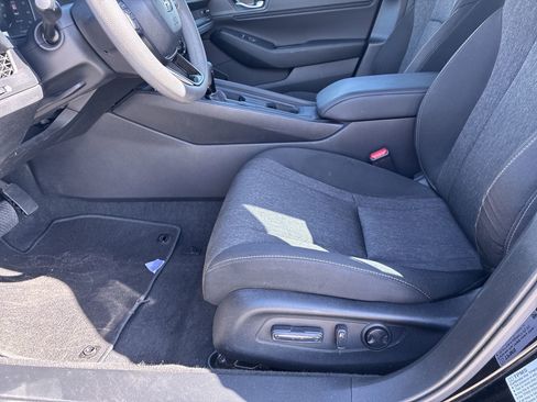 Certified 2025 Honda Accord SE image 18