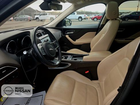 Used 2020 Jaguar F-PACE Prestige image 11