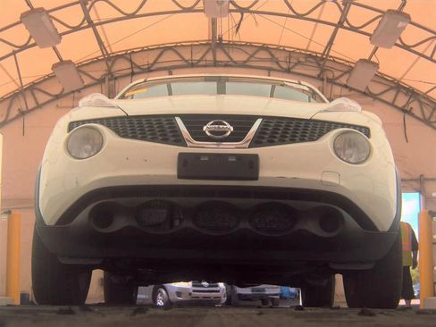 Used 2012 Nissan Juke SV AWD/4WD image 3