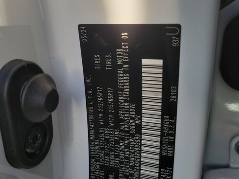 Used 2024 Toyota Corolla Cross LE image 30