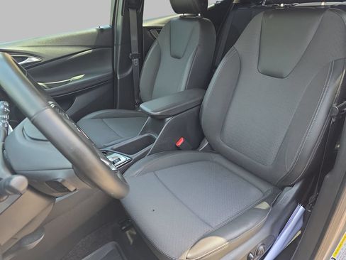 Certified 2024 Buick Encore GX Preferred w/ Comfort Package FWD image 17