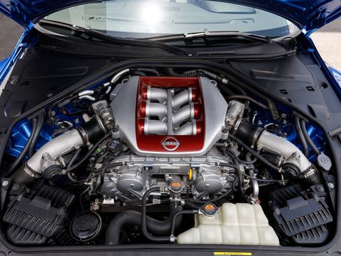 Used 2024 Nissan GT-R AWD/4WD image 61
