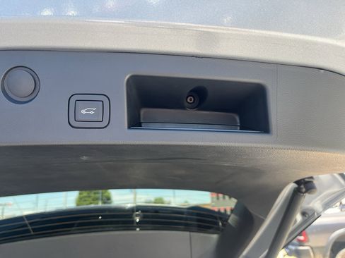 Used 2025 Chevrolet Equinox RS FWD image 36