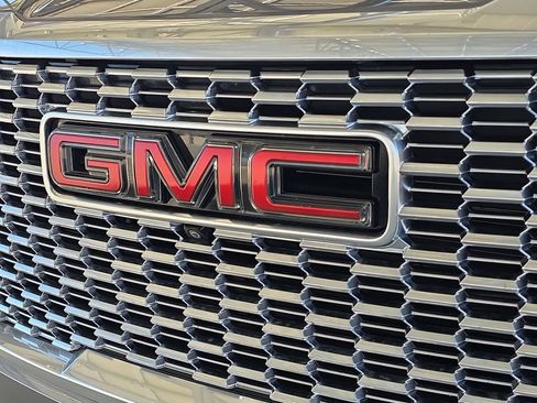 Used 2021 GMC Yukon Denali image 32