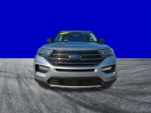 Certified 2021 Ford Explorer XLT w/ Equipment Group 202A image 9