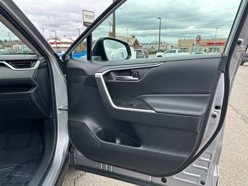 Used 2024 Toyota RAV4 XLE image 21