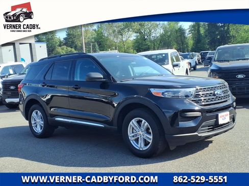 Used 2022 Ford Explorer XLT w/ Class IV Trailer Tow Package AWD/4WD image 1