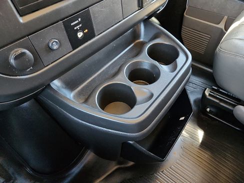 Used 2016 Chevrolet Express 2500 RWD image 20