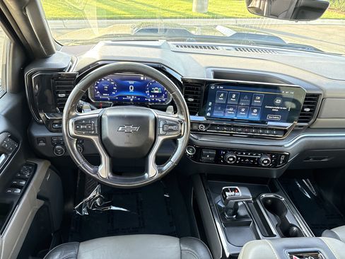 Used 2022 Chevrolet Silverado 1500 ZR2 w/ Technology Package AWD/4WD image 18