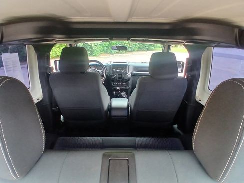 Used 2012 Jeep Wrangler Sport AWD/4WD image 18
