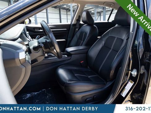 Used 2023 Nissan Altima 2.5 SR FWD image 12
