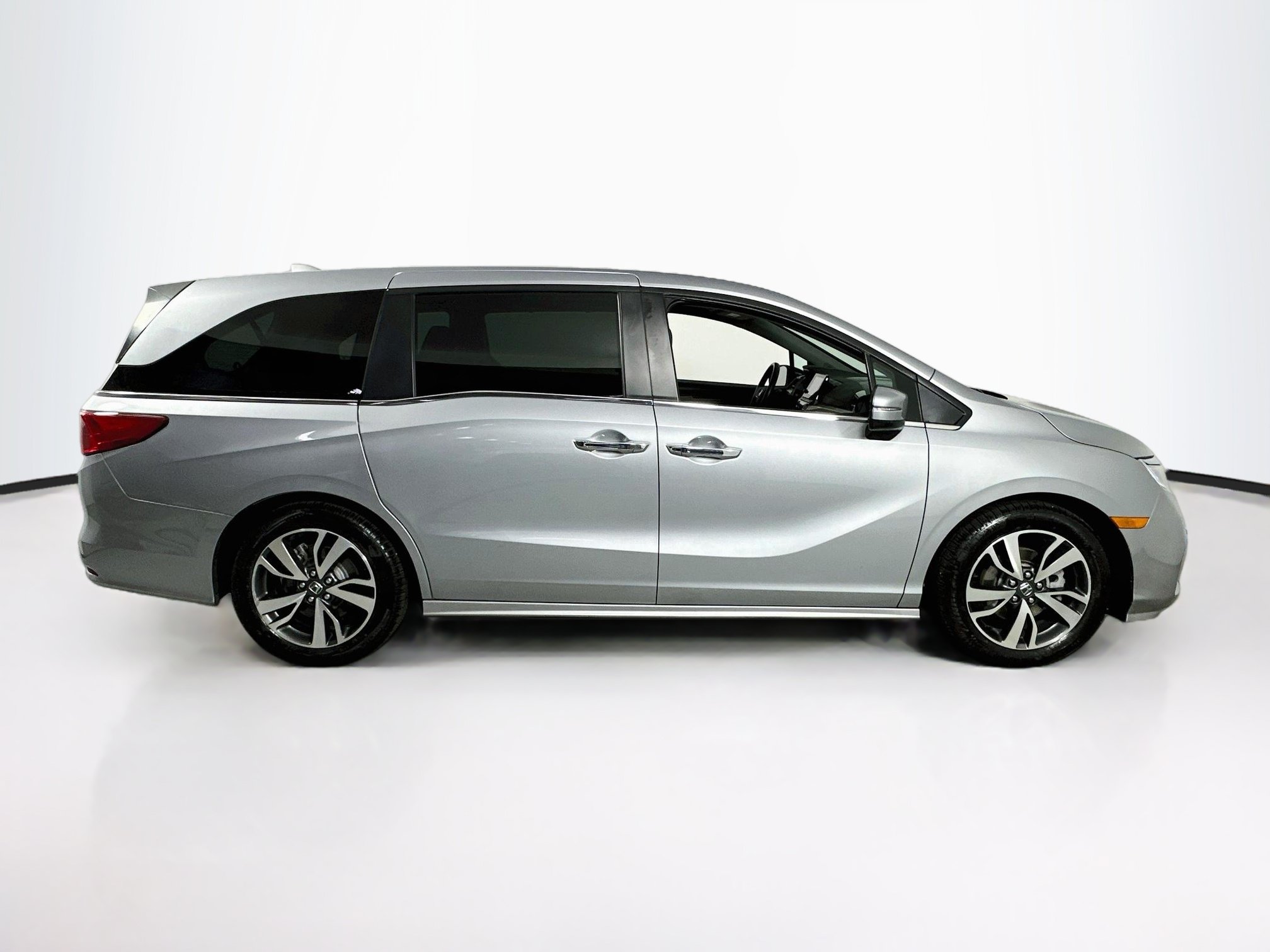 Used 2023 Honda Odyssey Touring image 4
