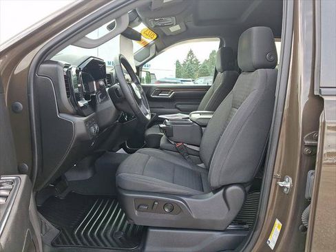 Used 2023 Chevrolet Silverado 1500 LT AWD/4WD image 15