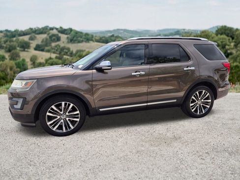 Used 2016 Ford Explorer Platinum AWD/4WD image 4