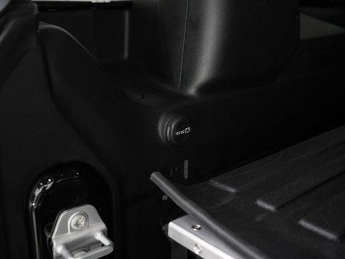 Used 2024 Jeep Wrangler Sahara image 17