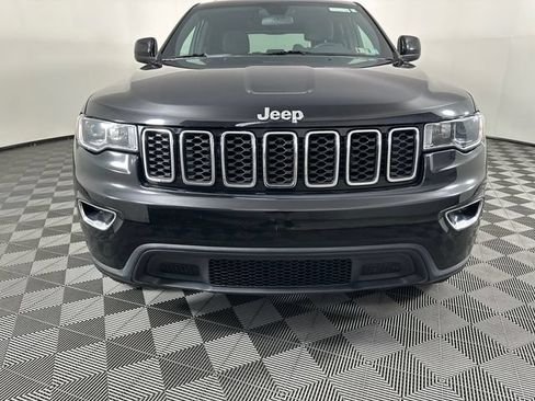 Used 2018 Jeep Grand Cherokee Laredo AWD/4WD image 24