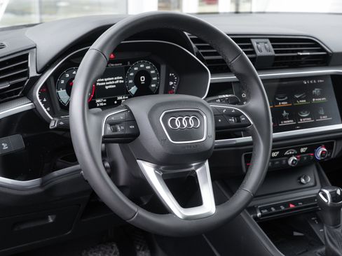 Certified 2025 Audi Q3 2.0T Premium w/ Convenience Package image 11