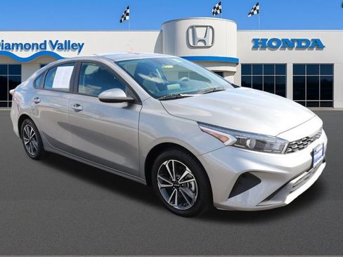 Used 2023 Kia Forte LXS image 1