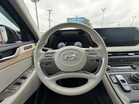 Used 2023 Hyundai Palisade Limited FWD image 25