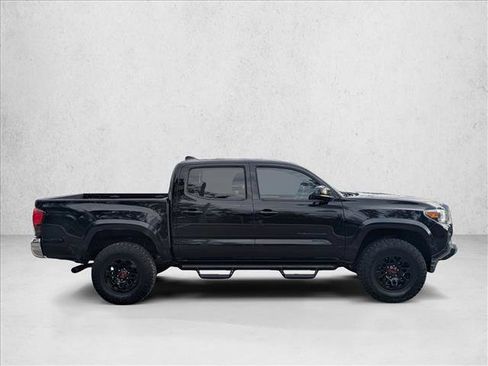 Used 2022 Toyota Tacoma SR5 RWD image 4