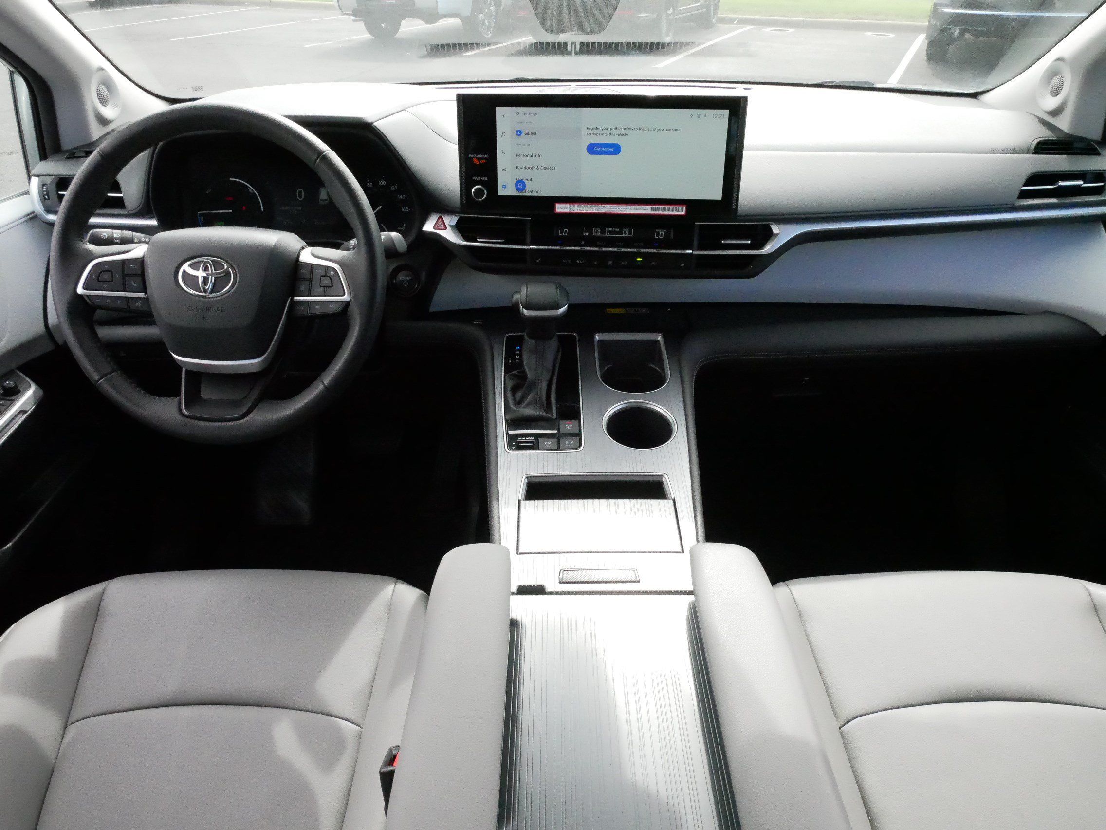Certified 2025 Toyota Sienna XLE w/ XLE Plus Package AWD/4WD image 10