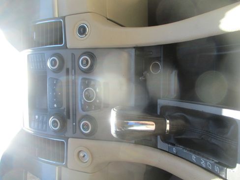 Used 2016 Ford Taurus SEL image 11