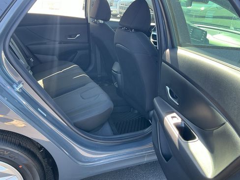 New 2026 Hyundai Elantra SE image 12