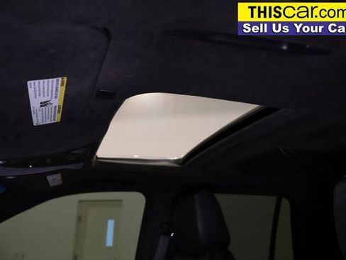 Used 2017 Cadillac Escalade Platinum image 18