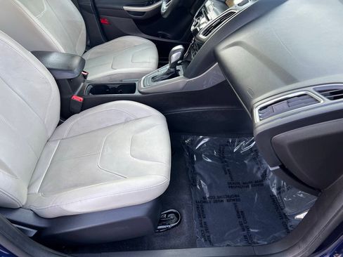 Used 2017 Ford Focus Titanium FWD image 11