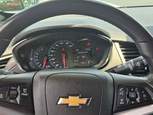 Used 2020 Chevrolet Trax LT w/ Driver Confidence Package FWD image 11