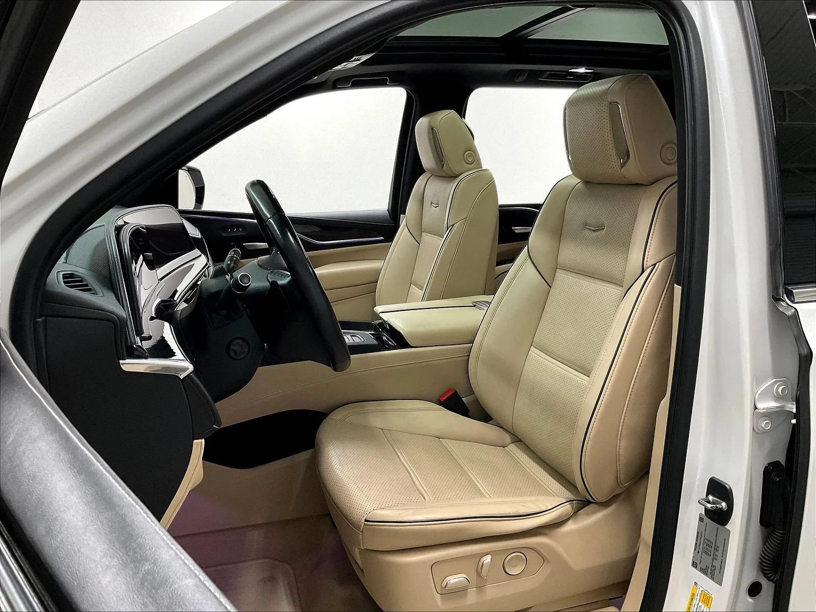 Used 2023 Cadillac Escalade ESV Premium Luxury w/ Performance Package AWD/4WD image 14