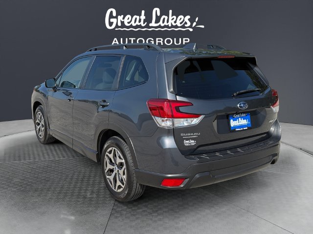 Used 2023 Subaru Forester Premium AWD/4WD image 3
