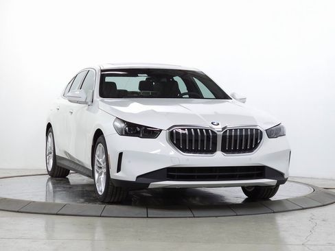 Certified 2025 BMW 530i xDrive image 1