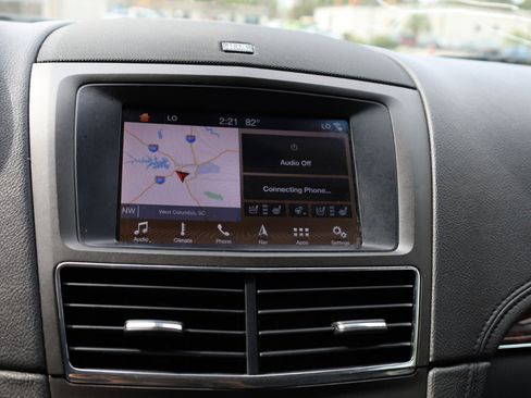 Used 2019 Lincoln MKT AWD image 25