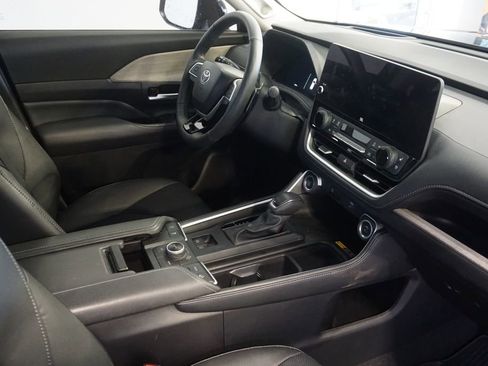 Used 2024 Toyota Grand Highlander Platinum image 27