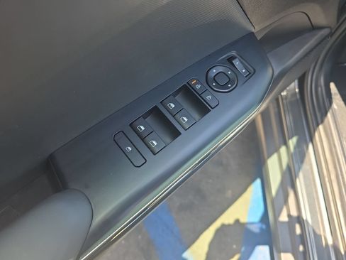 Used 2025 Kia K4 FWD image 11