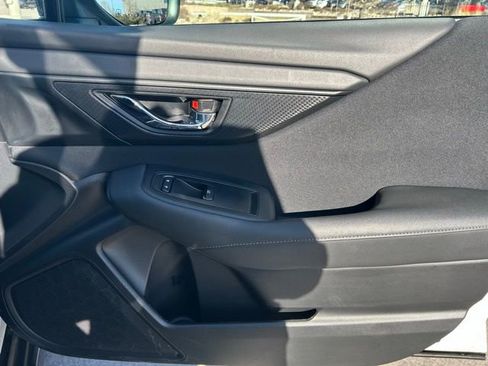 Used 2025 Subaru Outback Premium AWD/4WD image 30